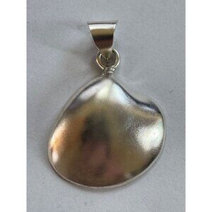 38.9mm Unbranded Mexico 925 Sterling Silver Slide Closure Clam Pendant